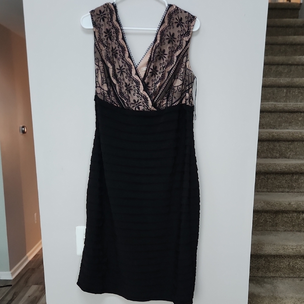 Signature Lana Women's 14W Black Nude Luxe Lace Sleeveless Sheath Dress